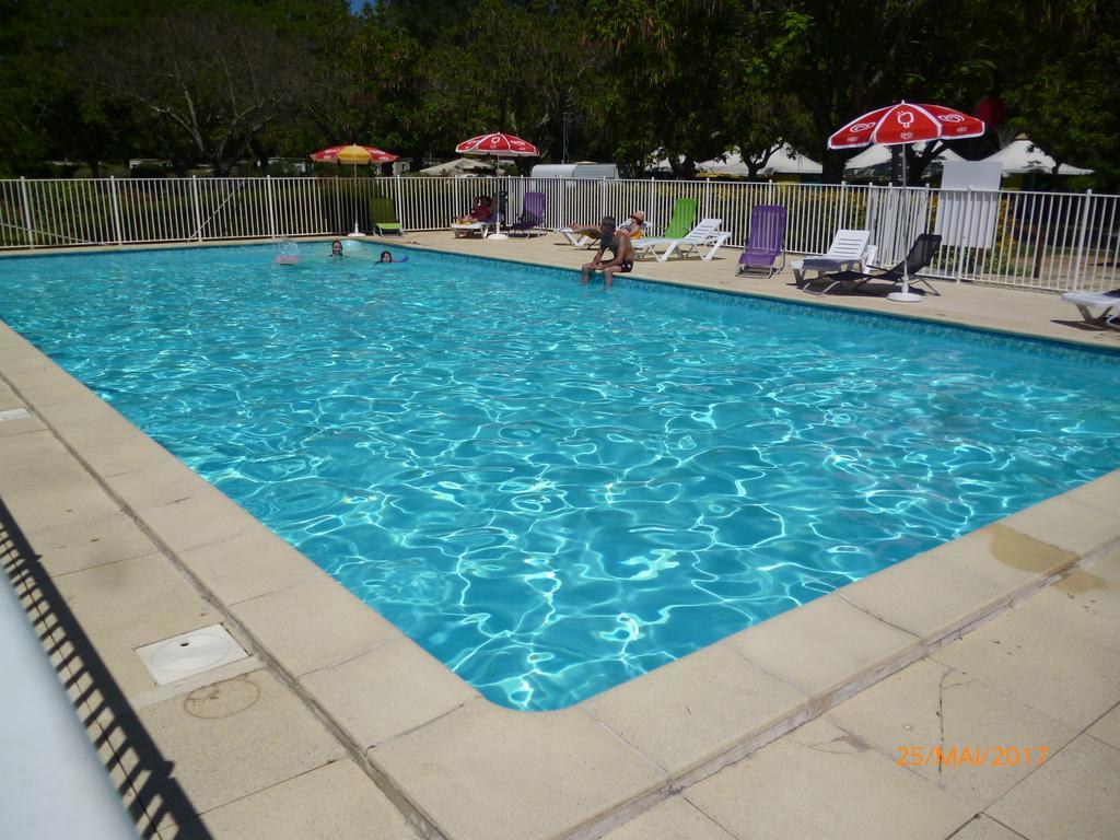 מלון Moncrabeau Camping Le Mouliat מראה חיצוני תמונה