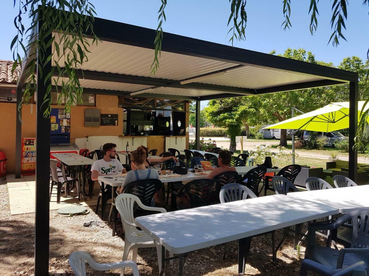 מלון Moncrabeau Camping Le Mouliat מראה חיצוני תמונה